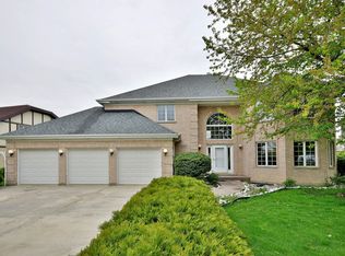 1373 N Ashley Ln, Addison, IL 60101