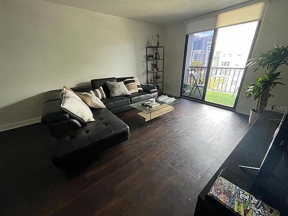 5th image of 201 W Laurel St APT 602