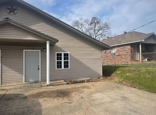703 Saint Vincent St #A, Morrilton, AR 72110