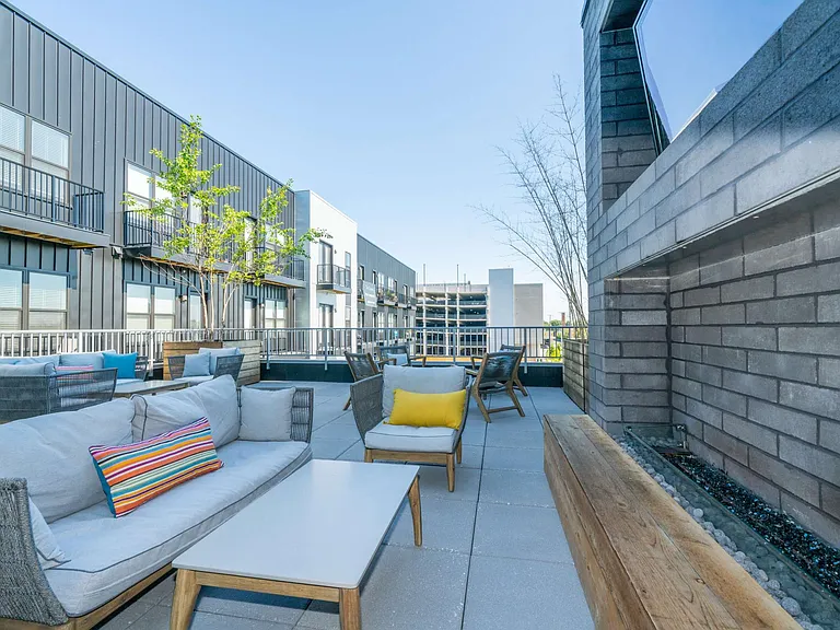 Quinn Apartments — Photo 47