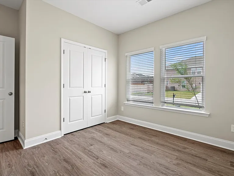 1466 Summergate Dr — Photo 8