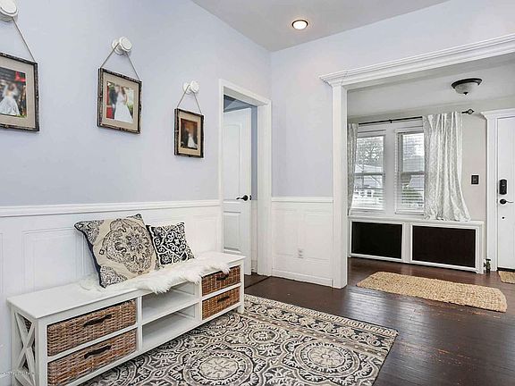 3rd image of 702 Campbell Ave