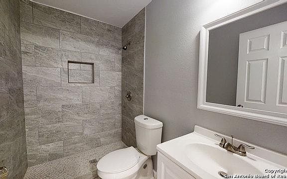3rd image of 318 Smallwood Dr