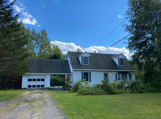 1064 Kania Rd, Amsterdam, NY 12010