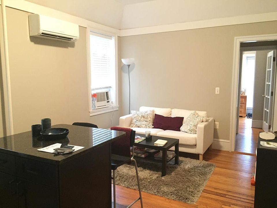2nd image of 2223 Spruce St APT 2R