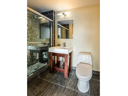 Rented by MNS | media 17