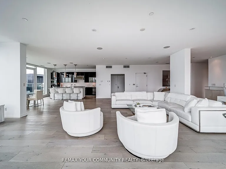 150 E Liberty St #Penthouse 2 — Photo 14