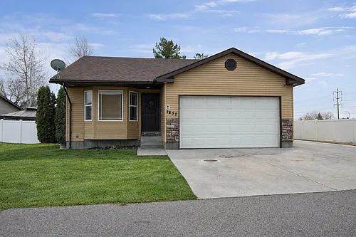 1432 S Falcon Dr Photo 1