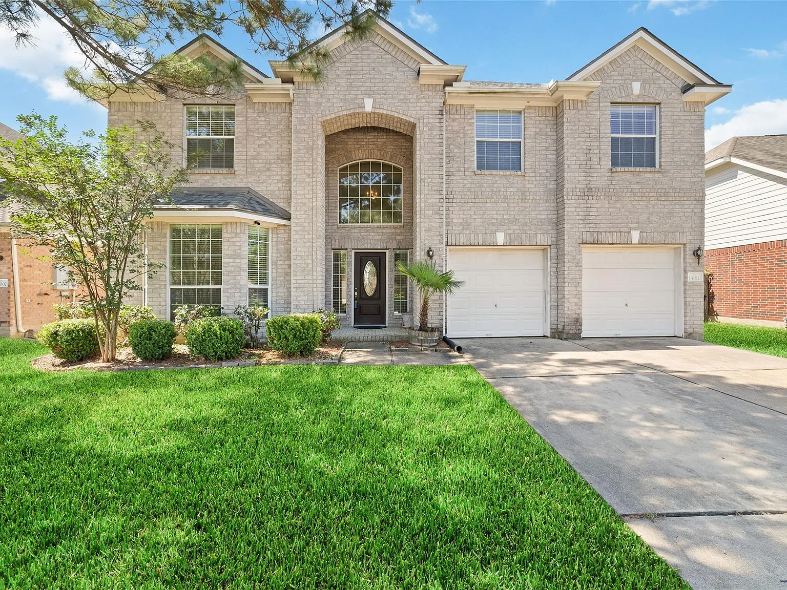 5 bed, 3.5 bath, 3938 sqft, $3,000 — Photo 1