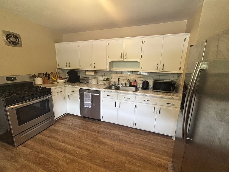 566 Woodland Hills Dr — Photo 8
