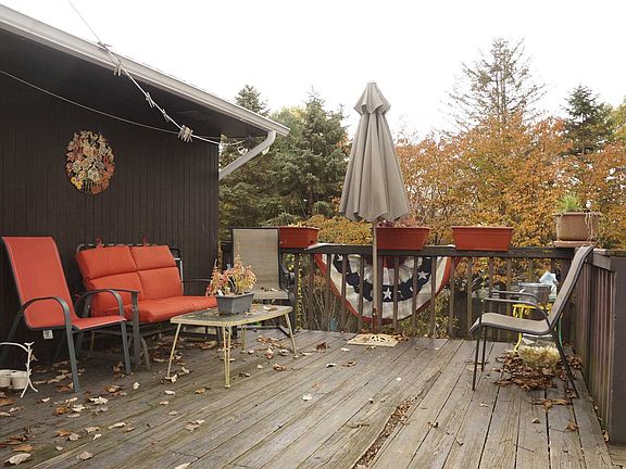 5th image of 6 Woodland Cir