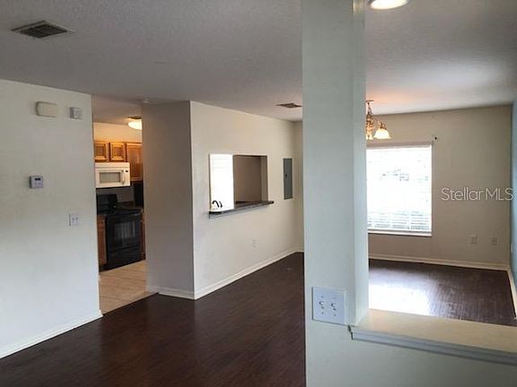 4th image of 543 Carina Cir
