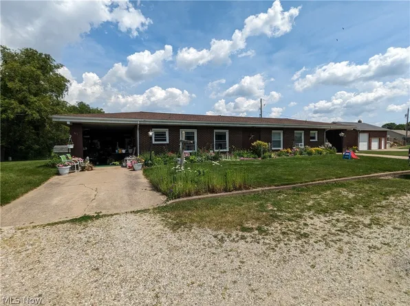 611 5th St SW, Strasburg, OH 44680