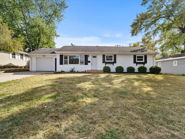 415 Bradley Ln, Normal, IL 61761