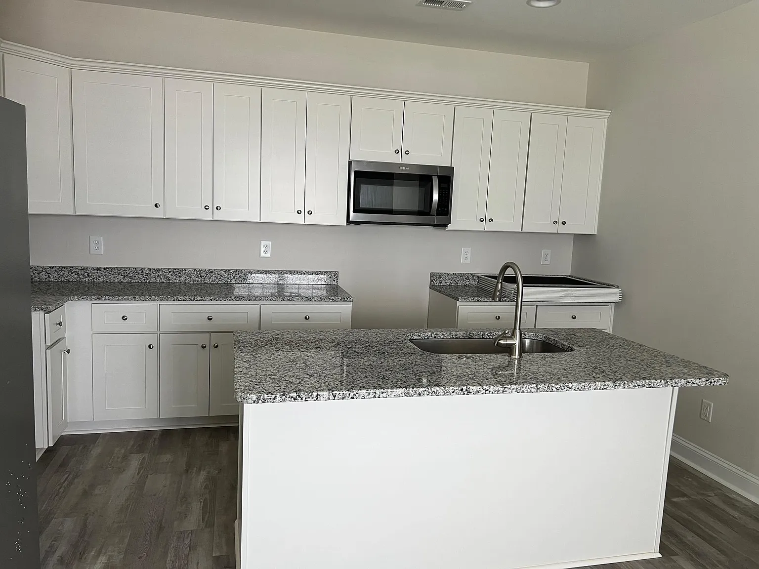 3 bed, 2.5 bath, 1502 sqft, $1,995 — Photo 2