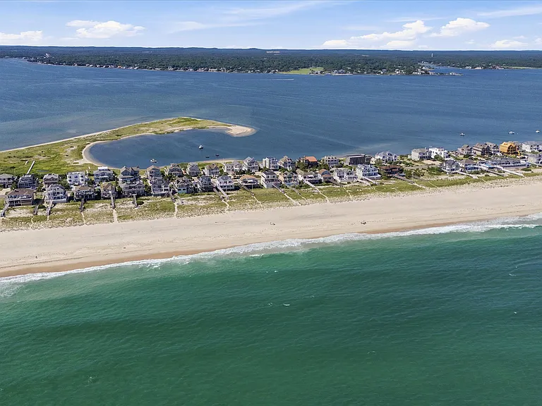 717 Dune Rd — Photo 21