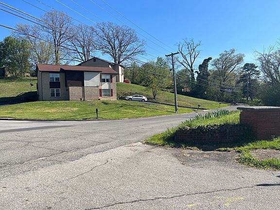 4th image of 1642 Sunset Ave