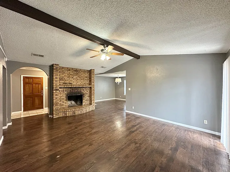 2108 Acron Dr — Photo 3