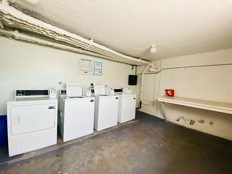 981 Elden Ave #18 — Photo 10