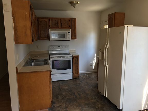 4th image of 2137 Fairbrother St