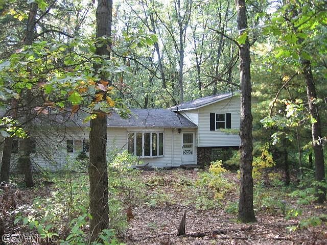 1st image of 44490 Oak Leaves Ln