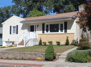 93 Norman Ave, Cranston, RI 02910