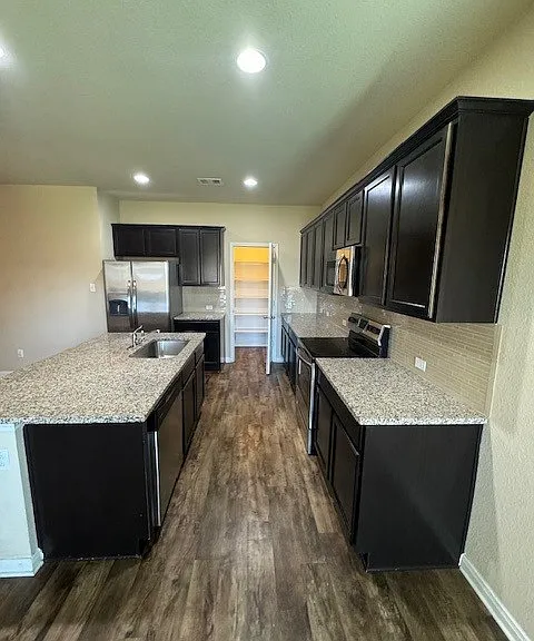 1054 Gaelic Dr — Photo 4