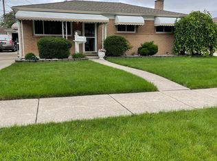 30035 Roan Dr, Warren, MI 48093