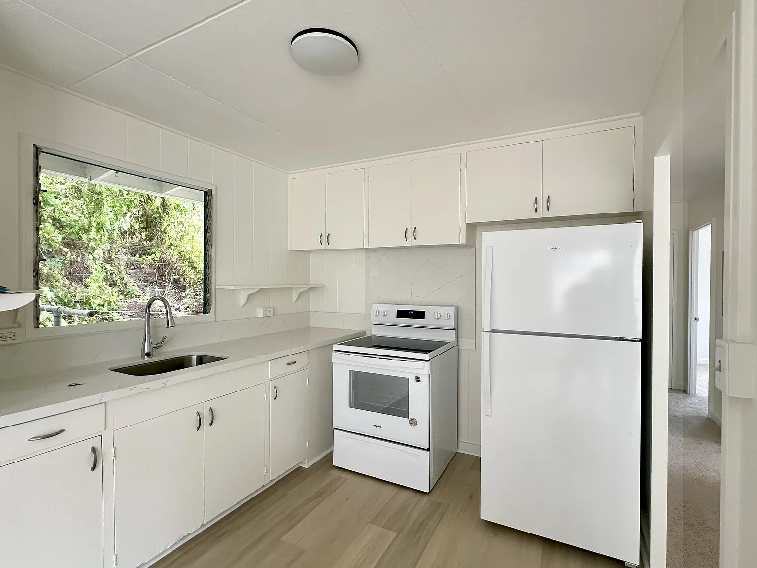 3 bed, 750 sqft, $2,500 — Photo 4