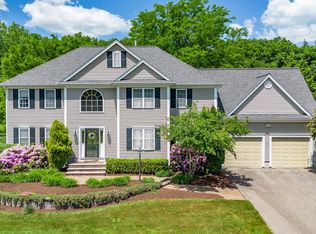 6 Lakeside Ter, Westford, MA 01886