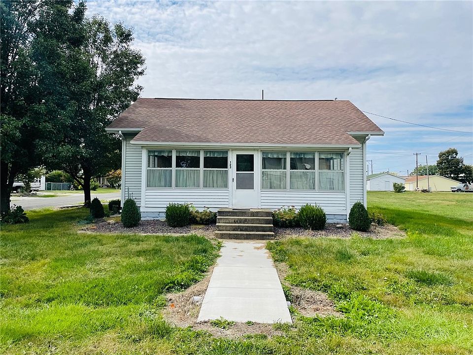 123 S 3rd St, Brownstown, IL 62418 Zillow