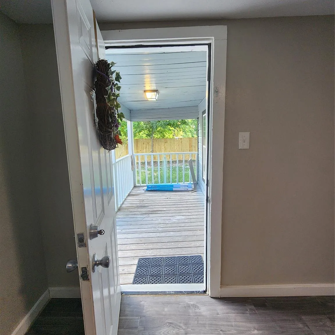 3 bed, 1.0 bath, 876 sqft, $1,595 — Photo 4