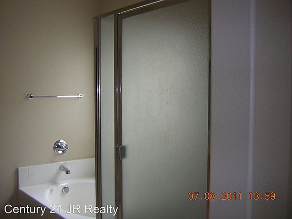 4th image of 721 Waltham Hills St
