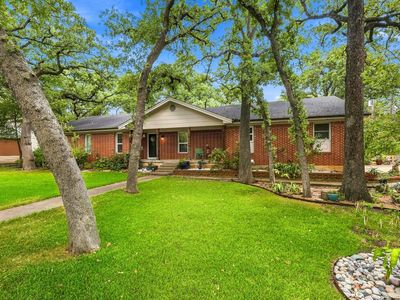307 Shadow Ln, Euless, TX, 76039