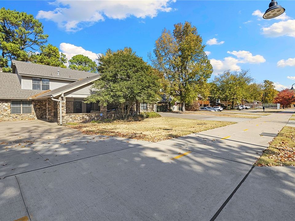1st image of 2502 E Sweetbriar Dr