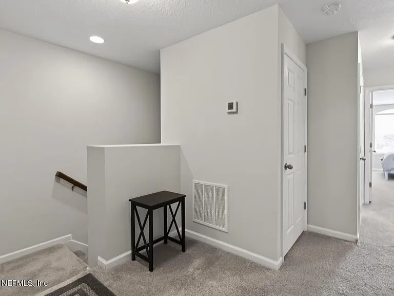 381 Richmond Dr — Photo 17
