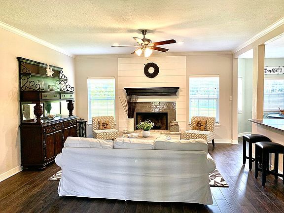 Open concept living area 