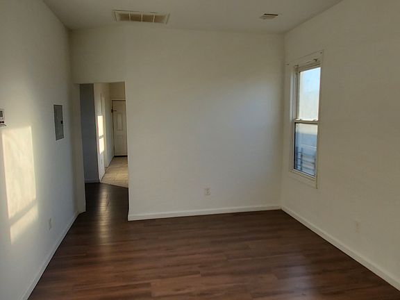 4th image of 28 Bragaw Ave Floor 3