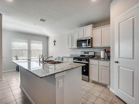 3rd image of 4109 Ridgeway Ln