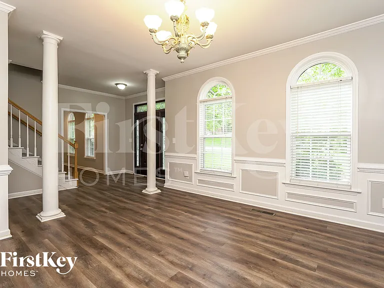 6590 Lake Dale Way — Photo 4