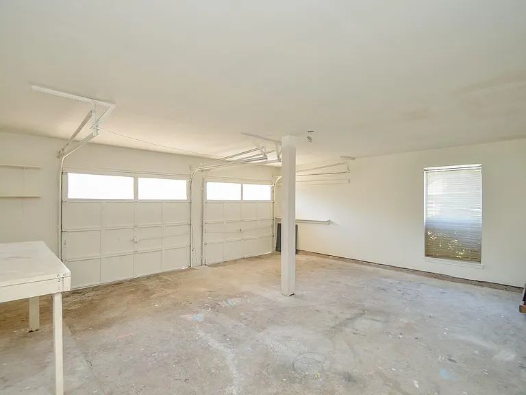 9414 Kingsvalley St — Photo 31