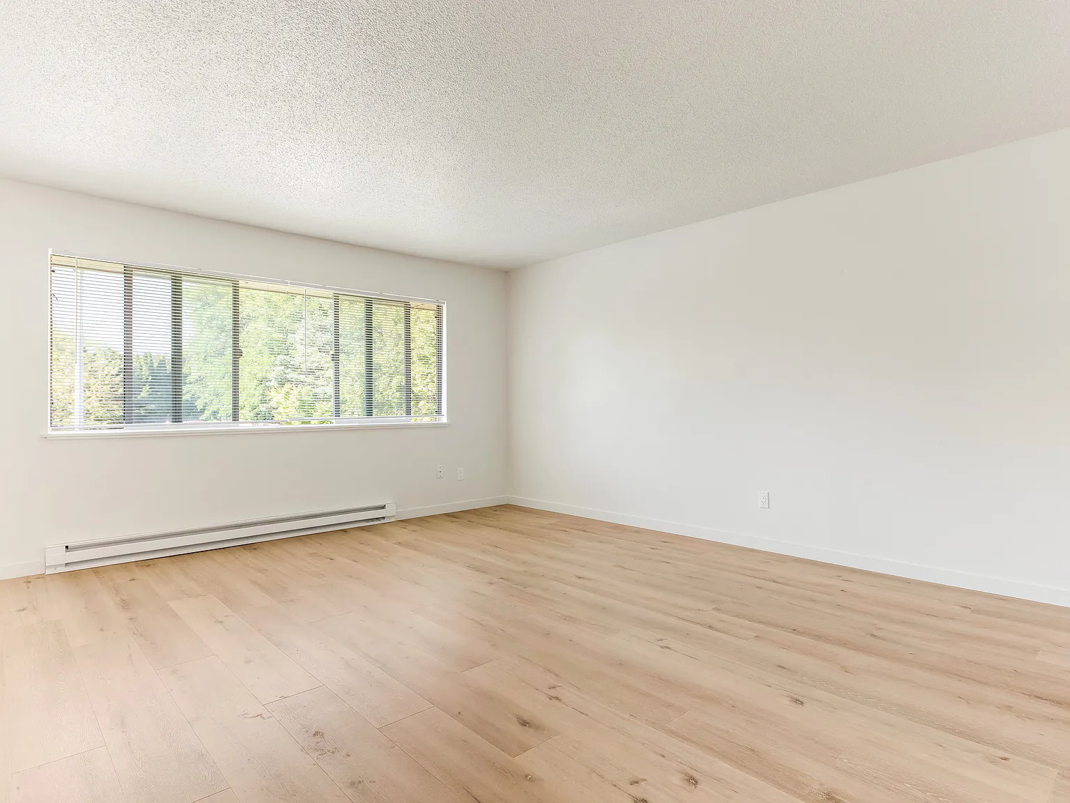 West Royal Apartments — Photo 3