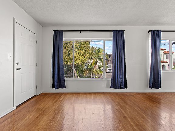 4th image of 1500 S Hayworth Ave #4