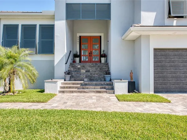 5951 Bay Dr, Saint Petersburg, FL 33707
