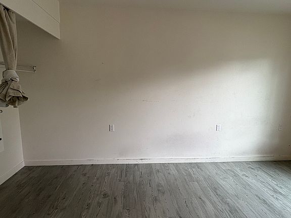 5th image of 950 W El Camino Real