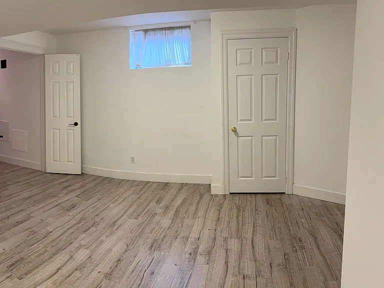 116 Newton Dr #BASEMENT — Photo 8