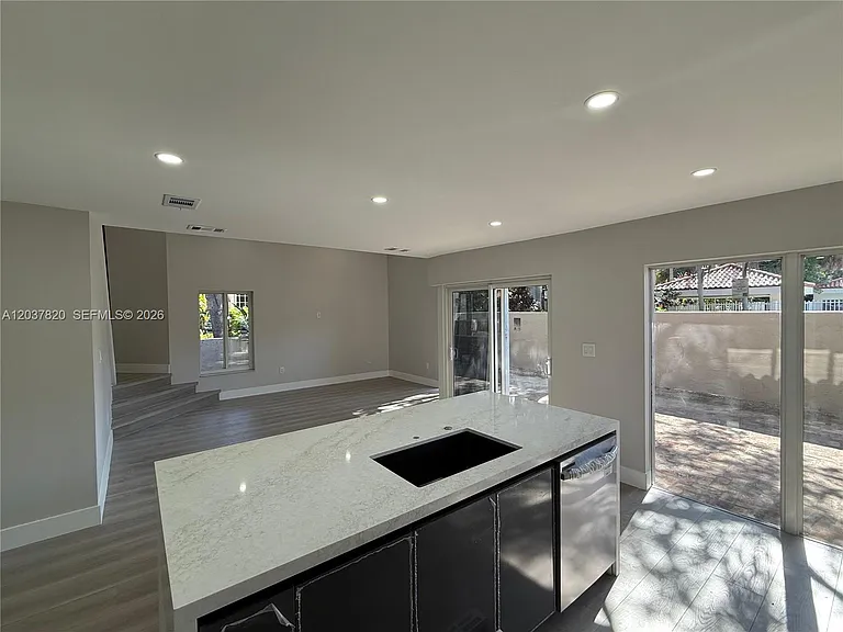 7502 SW 109th Pl — Photo 3