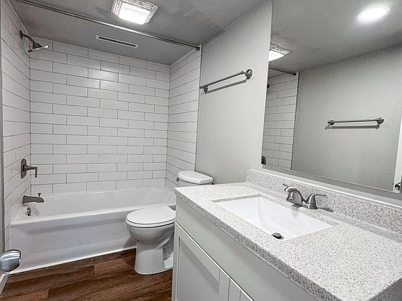 3rd image of 917 Buena Vista Dr APT 1