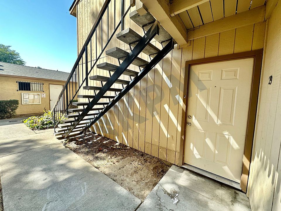 1st image of 328 Northbank Ct APT 29
