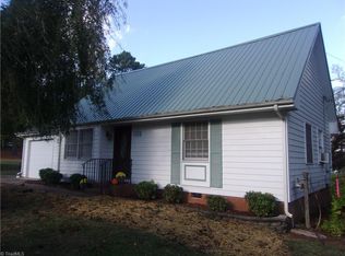 1291 Cliffwood Dr, Asheboro, NC 27205